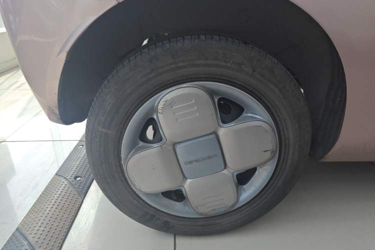 Used Geely Galaxy Panda 2023 Panda Mini 200km Endurance Bear
