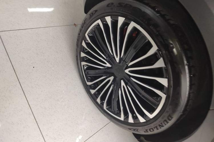 Used  12 2025 Ultra Extended-Range Edition