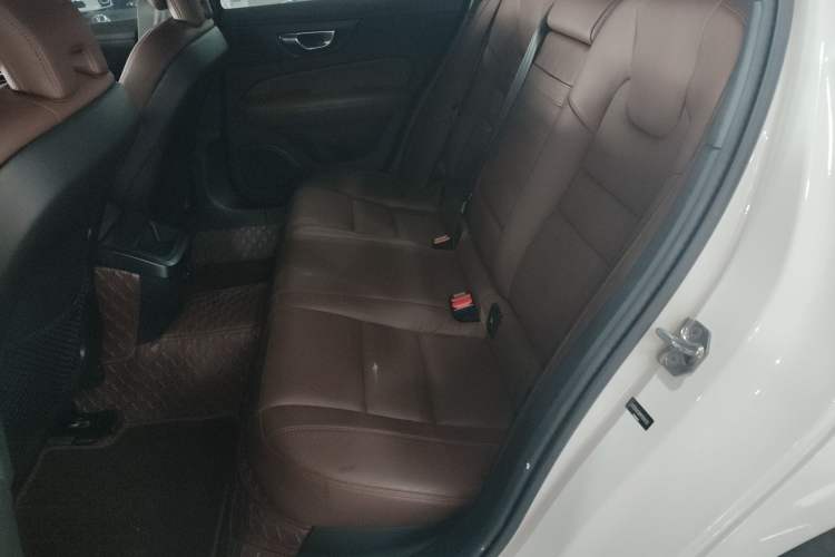 Used Volvo S60 2021 T4 Zhiyuan Luxury Edition
