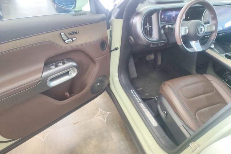 Used  #5 2024 Ultra-Long Range Extraordinary Journey Luxury Edition