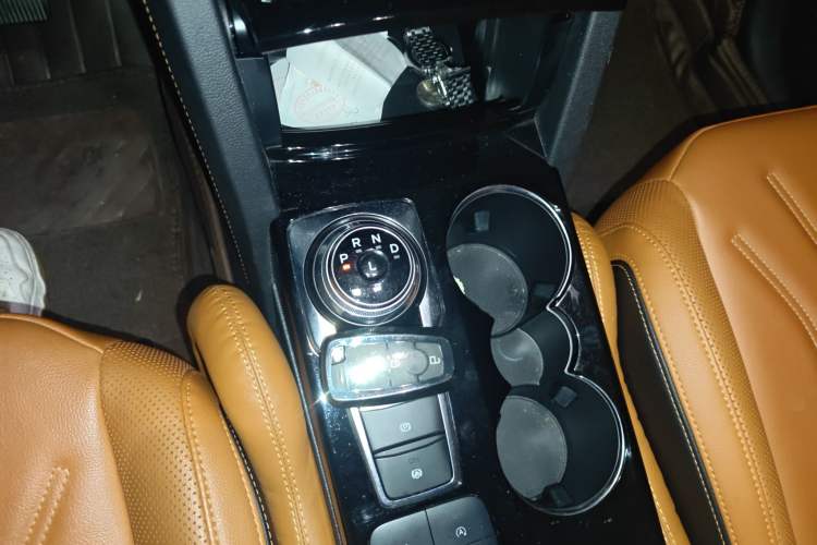 Used Ford Escape 2020 EcoBoost 245 Two-Wheel-Drive Titanium Edition