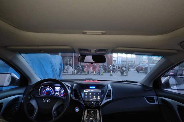 Used Hyundai Elantra 2015 1.6L Automatic Leading Model
