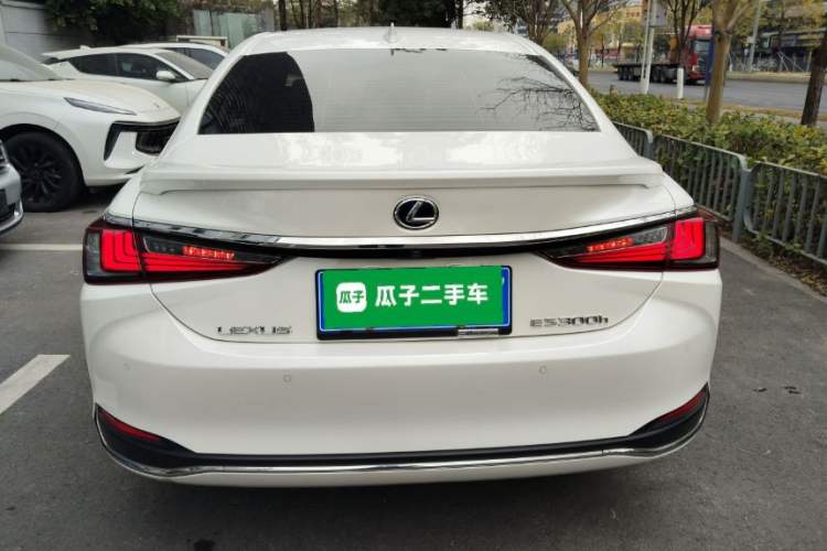 Used Lexus ES 2020 300h Executive Edition