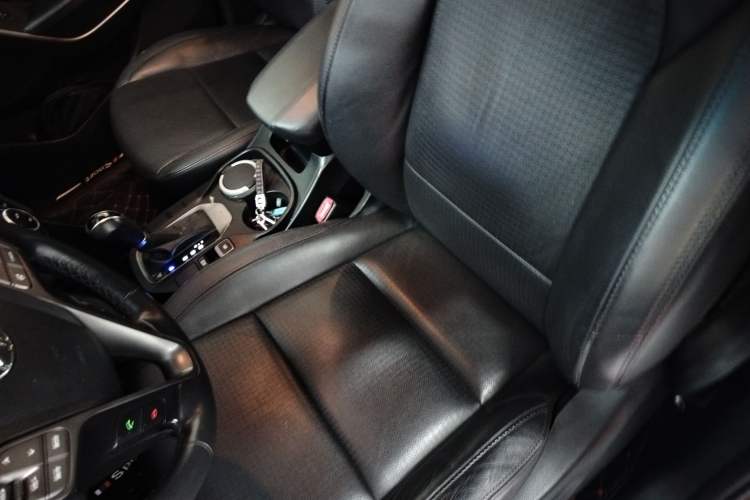 Used Hyundai Santa Fe 2013 2.4L Automatic Two-Wheel Drive Smart Version
