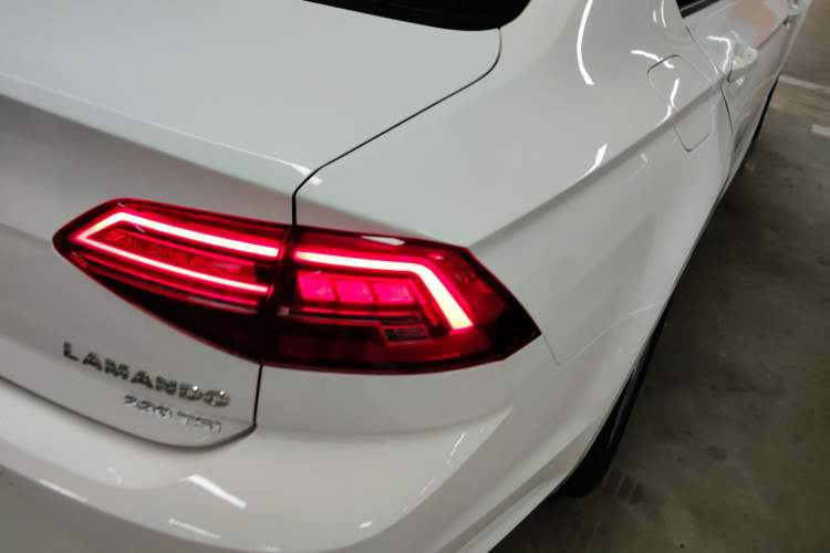 Used Volkswagen Lamando 2019 230TSI DSG Fashion Edition China VI
