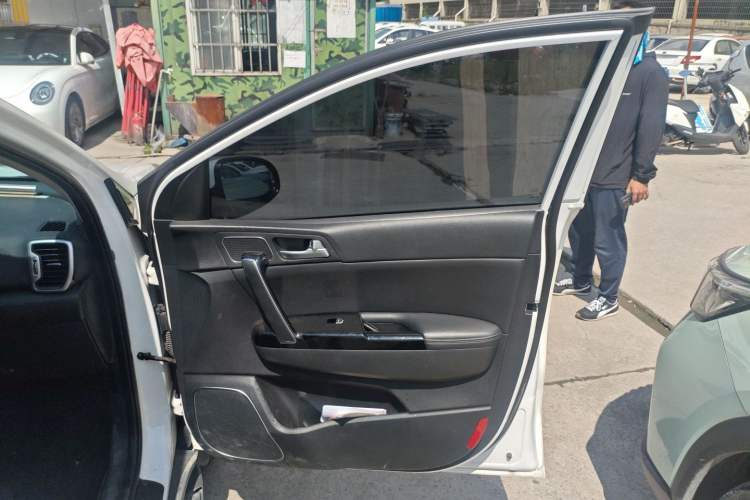 Used Kia KX5 2017 1.6T Automatic Two-Wheel Drive 15th Anniversary Special Edition DLX
