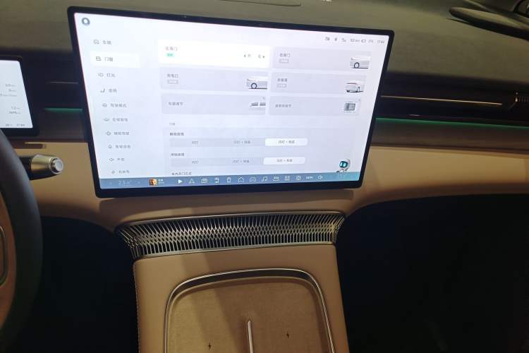 Used XPeng X9 2025 740 Ultra-Long Range Max
