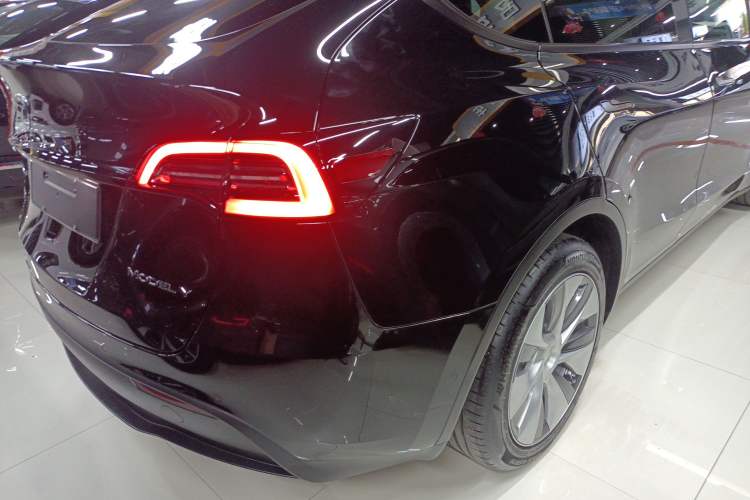 Used Tesla Model Y 2021 Standard Range Rear-Wheel Drive Version
