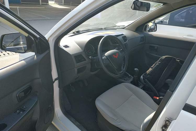 Used Wuling Hongguang 2020 1.2L S Base Model China VI LSI
