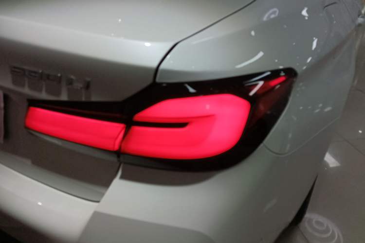 Used BMW 5 Series 2022 Second Facelift 530Li Leading Edition M Sport Package
