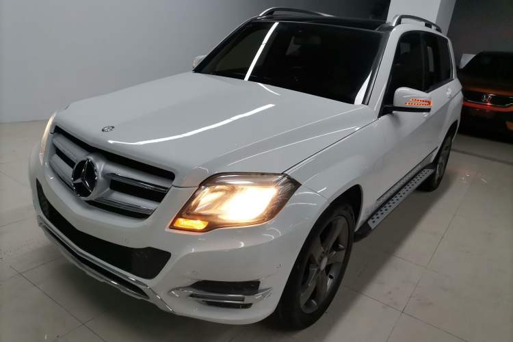 Used Mercedes-Benz GLK-Class 2013 GLK 300 4MATIC Dynamic Sunroof Model

