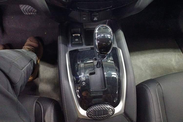 Used Nissan X-Trail 2019 2.5L CVT Smart Connect Luxury Edition 4WD
