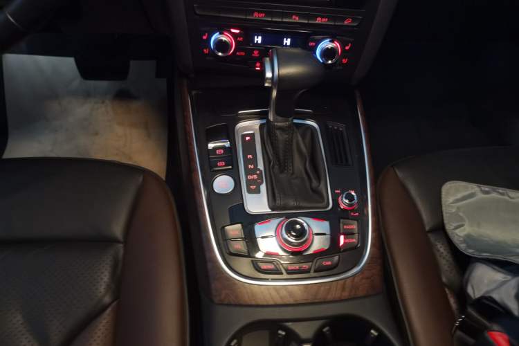 Used Audi Q5 2017 40 TFSI Comfort Model
