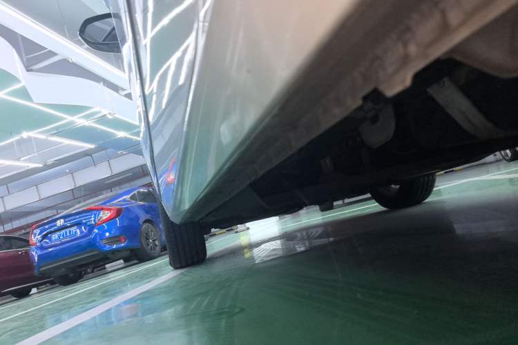 Used Buick GL8 2018 28T Luxury Model China VI Standard
