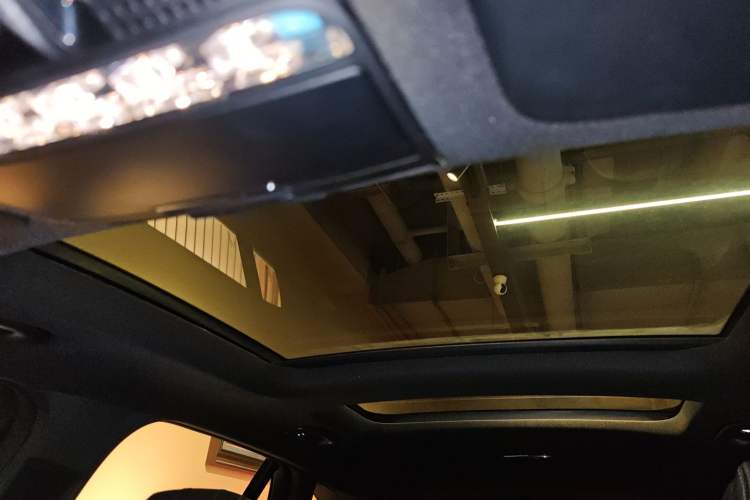 Used Mercedes-Benz GLC 2017 GLC 260 4MATIC Luxury Model
