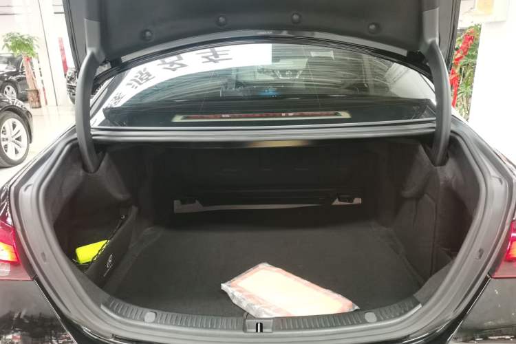 Used Mercedes-Benz E-Class 2022 E 260 L
