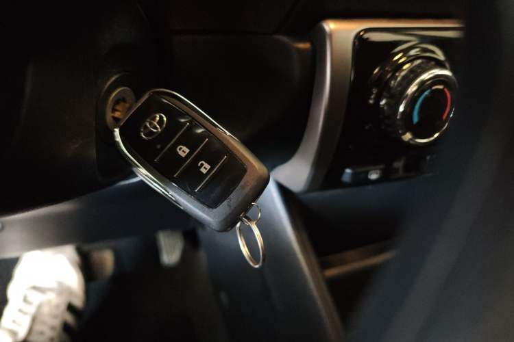 Used Toyota YARiS L 2019 1.5E CVT Dynamic Edition China VI compliant
