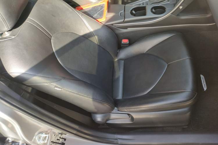 Used Toyota Avalon 2019 2.5L Ambition Version China VI Standard
