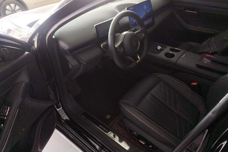 Used Baojun Enjoy 2025 Plug-in Hybrid 140km Luxury Edition
