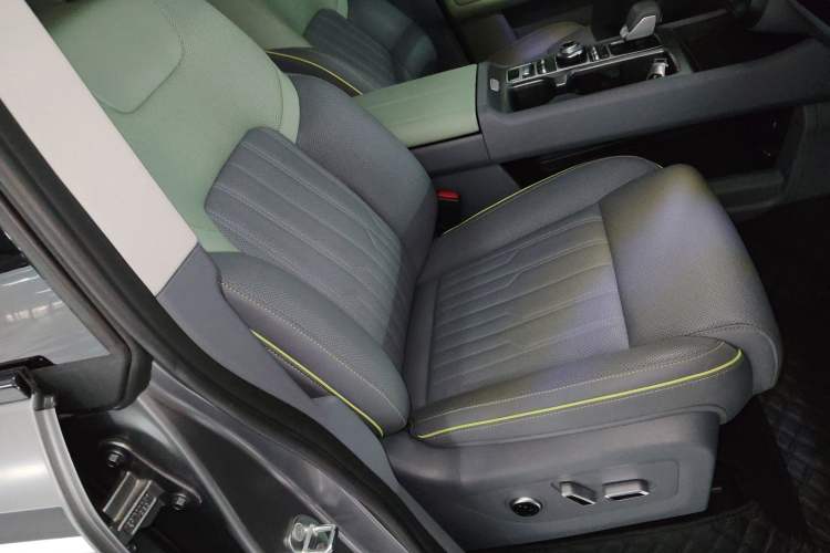 Used Beijing Auto BJ40 2024 2.0T All-New Ring of the Taklamakan Champion Edition
