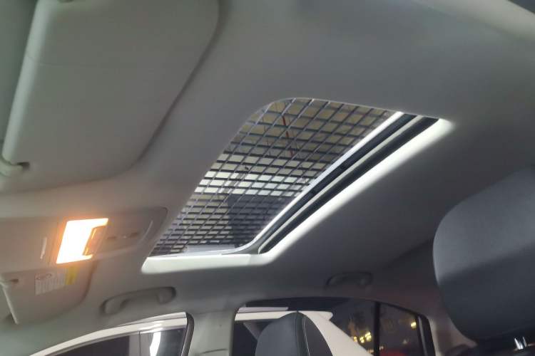 Used Roewe i5 2021 1.5L CVT Platinum Edition
