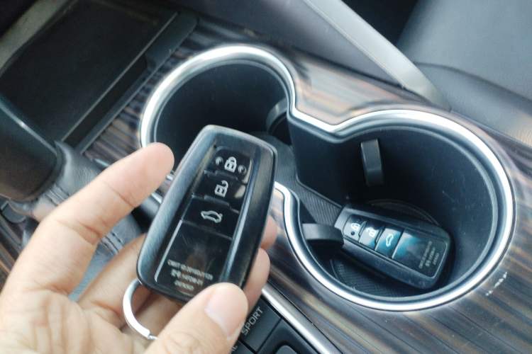 Used Toyota Camry 2018 2.5G Luxury Edition
