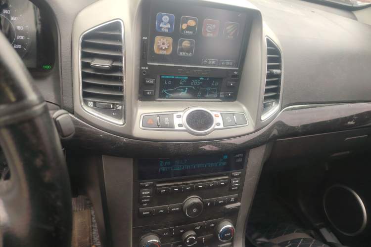 Used Chevrolet Captiva 2014 2.4L 4x4 Flagship Edition 7 Seats
