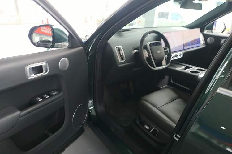 Used Li Auto L8 2023 Pro Model
