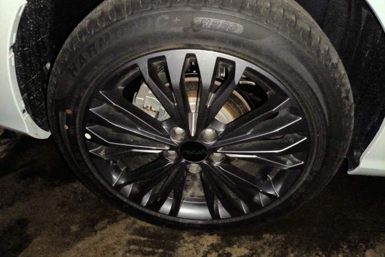 Used Dongfeng Aeolus Yixuan MAX 2023 1.5T Super-Powered Dad Edition
