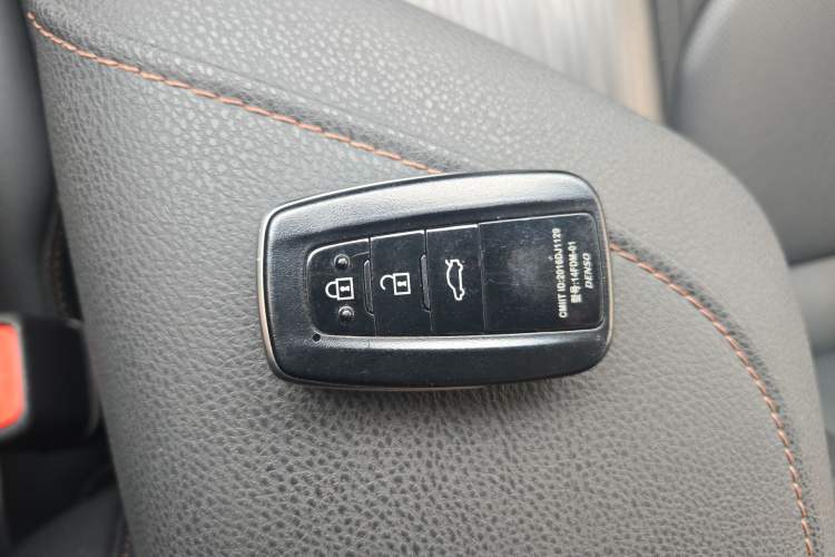 Used Toyota Camry 2021 2.0G Luxury Edition
