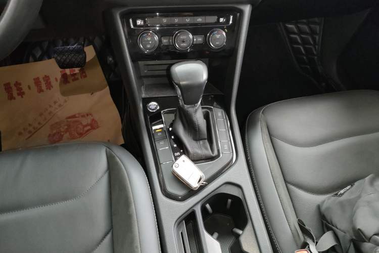 Used Volkswagen Tiguan L 2020 330TSI Automatic Two-Wheel Drive Panoramic Comfort Edition China VI Standard