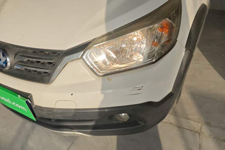 Used Venucia R50X 2015 1.6L Automatic Trend Edition