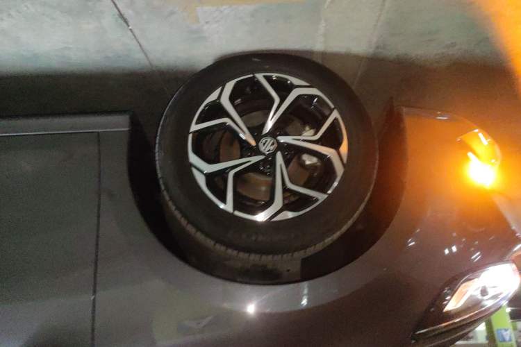 Used MG 5 2023 180 DVVT CVT Luxury Edition
