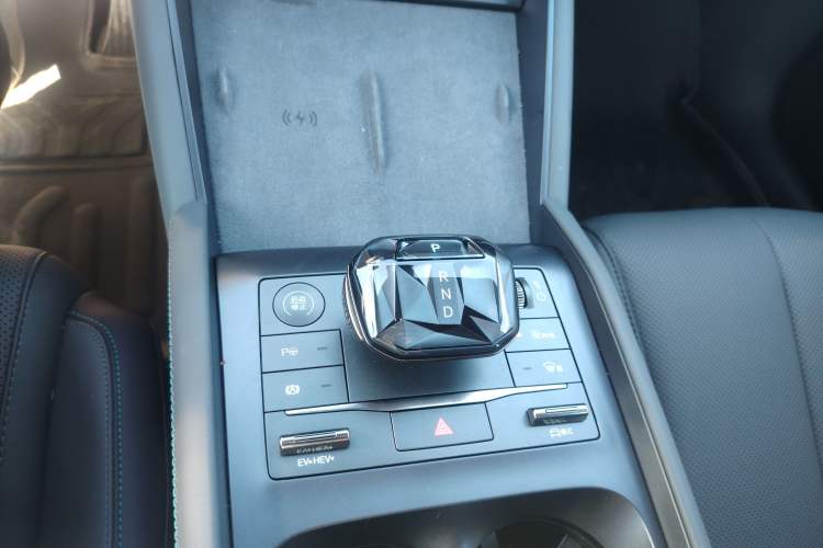 Used BYD Qin L 2025 DM-i Smart Drive 120KM Superior Model
