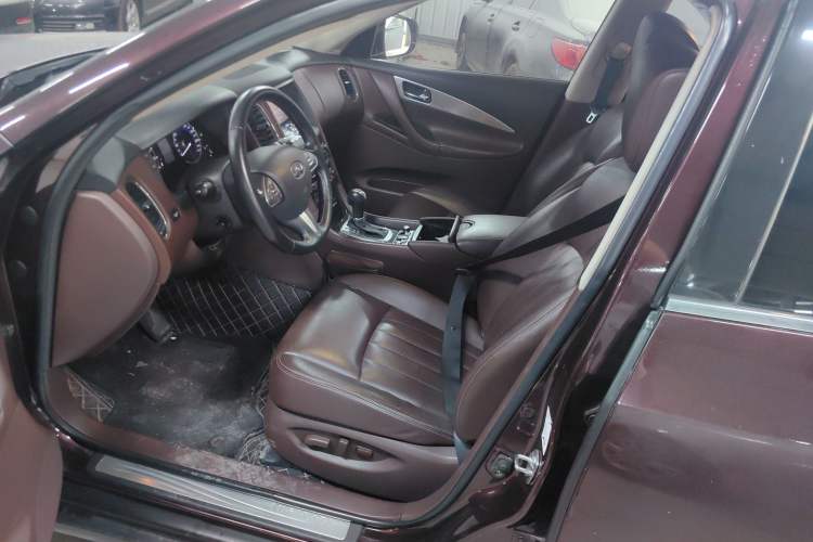 Used Infiniti QX50 2015 2.5L Luxury Edition
