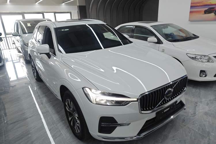 Used Volvo XC60 2023 B5 4x4 Smart Luxury Edition