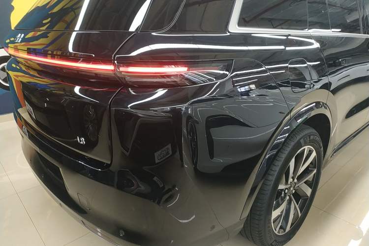 Used Li Auto L8 2023 Pro Model
