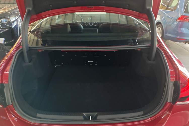 Used Mercedes-Benz A-Class 2022 Restyled A 200 L Sport Sedan Fashion Version
