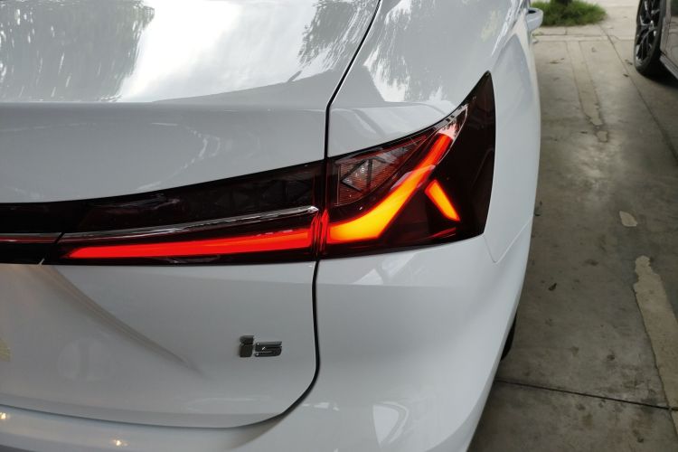 Used Roewe i5 2023 1.5L CVT Luxury Edition