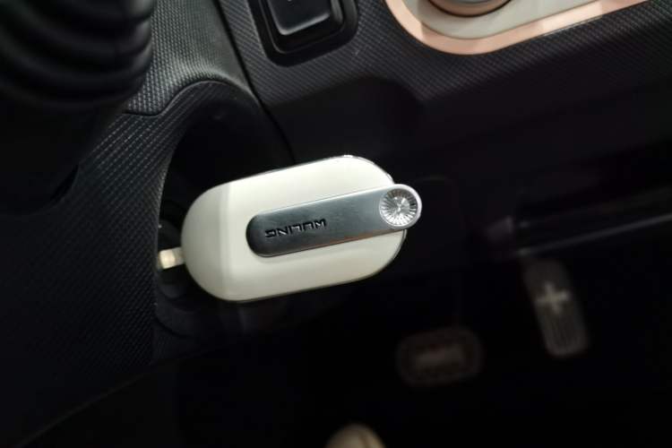 Used Wuling Hongguang MINIEV 2022 Macaron Fashion Model Lithium Iron Phosphate
