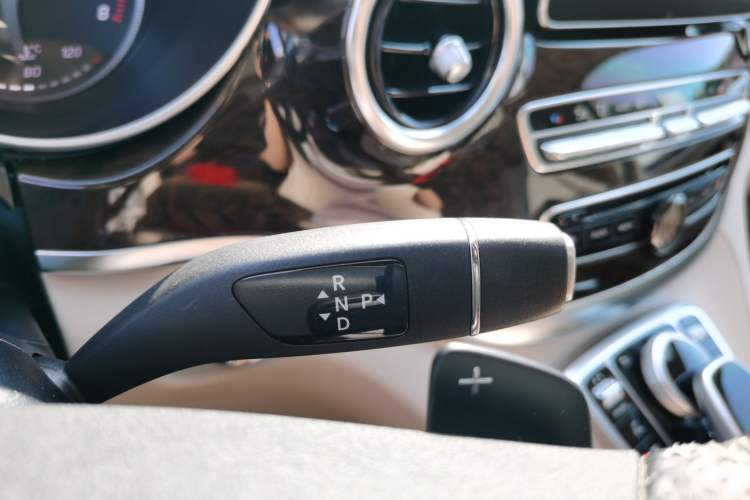 Used Mercedes-Benz V-Class 2017 V 260 Prestige Edition
