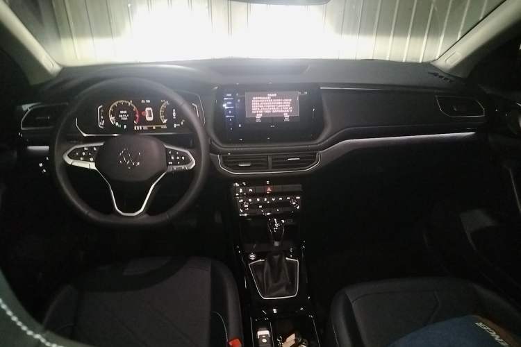 Used Volkswagen Tharu 2025 NewRui 300TSI Prestige Edition
