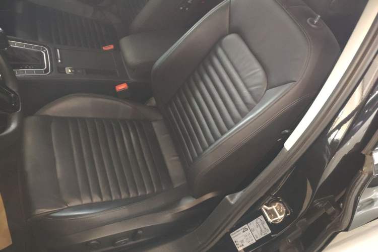 Used Volkswagen Magotan 2019 330TSI DSG Leading Model China VI Standard