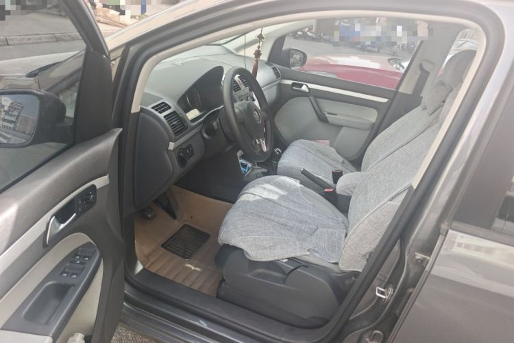 Used Volkswagen Touran 2013 1.4T Manual Fashion Edition 5 Seats
