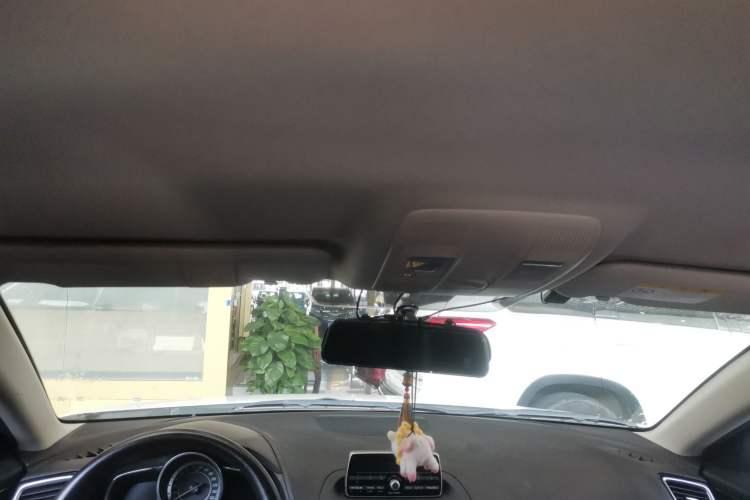 Used Mazda Mazda 3 Axela 2016 Sedan 1.5L Automatic Comfort Model
