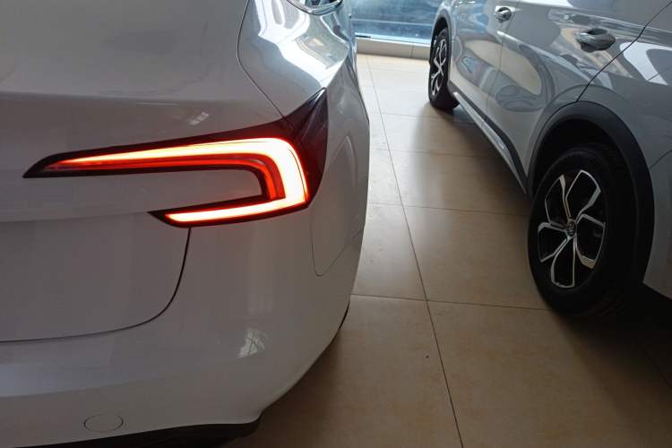 Used Tesla Model 3 2023 Long-Range All-Wheel-Drive Version
