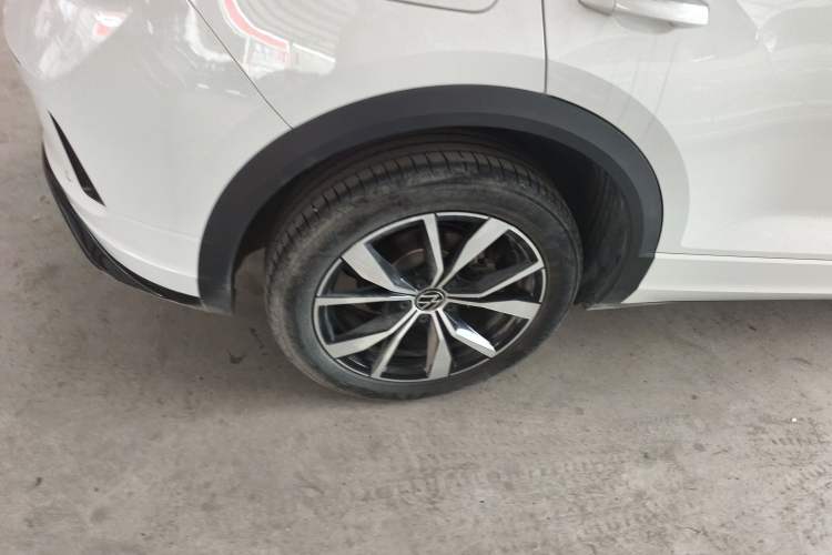 Used Volkswagen T-ROC 2023 300TSI DSG Two-Wheel-Drive Chen Guang Edition
