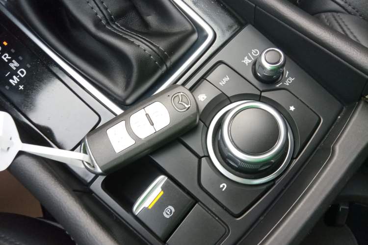 Used Mazda Mazda 3 Axela 2017 Sedan 1.5L Automatic Luxury Model Emission Standard China V
