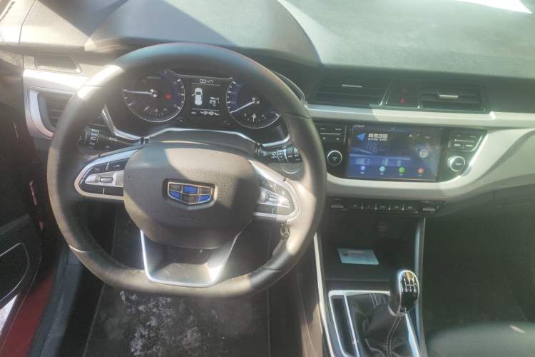 Used Geely Auto Vision X3 2019 Upgraded Model 1.5L Manual Luxury Version