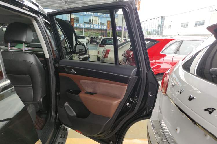 Used GAC Trumpchi GS8 2017 320T Two-Wheel Drive Luxury Smart Connectivity Version (7 Seats)
